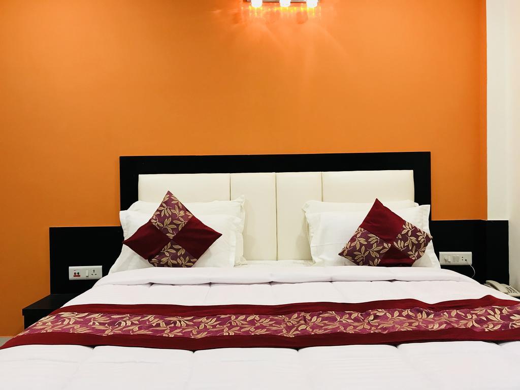 Aaradhya Residency Hotel Agra  Eksteriør billede