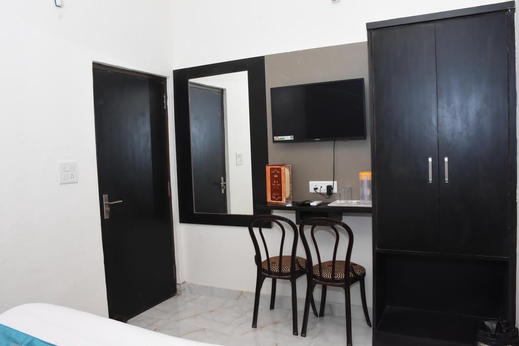 Aaradhya Residency Hotel Agra  Eksteriør billede