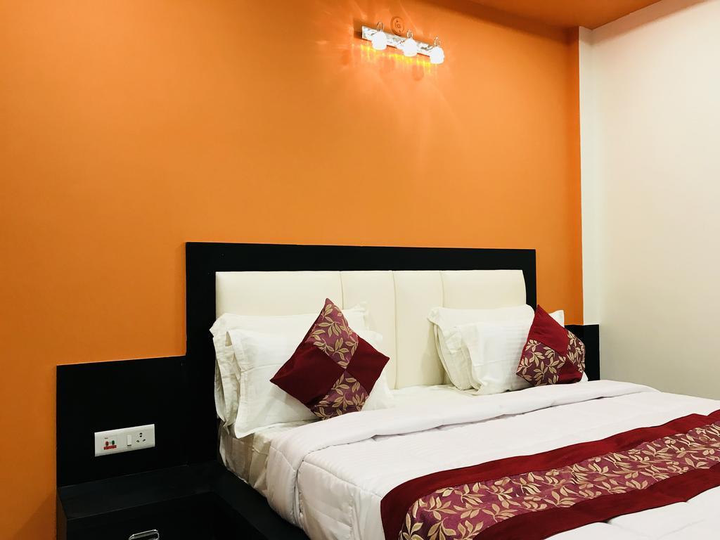 Aaradhya Residency Hotel Agra  Eksteriør billede