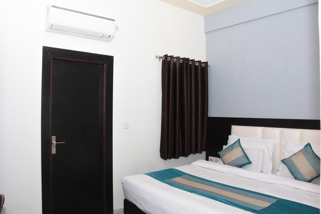 Aaradhya Residency Hotel Agra  Eksteriør billede