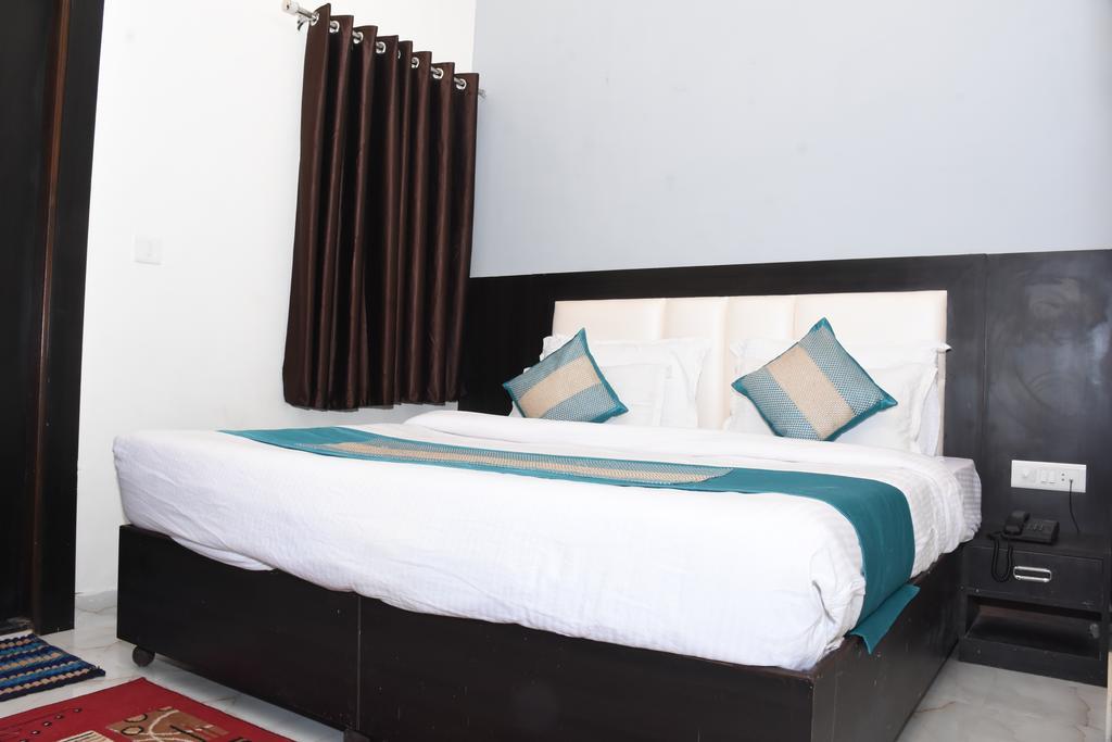 Aaradhya Residency Hotel Agra  Eksteriør billede